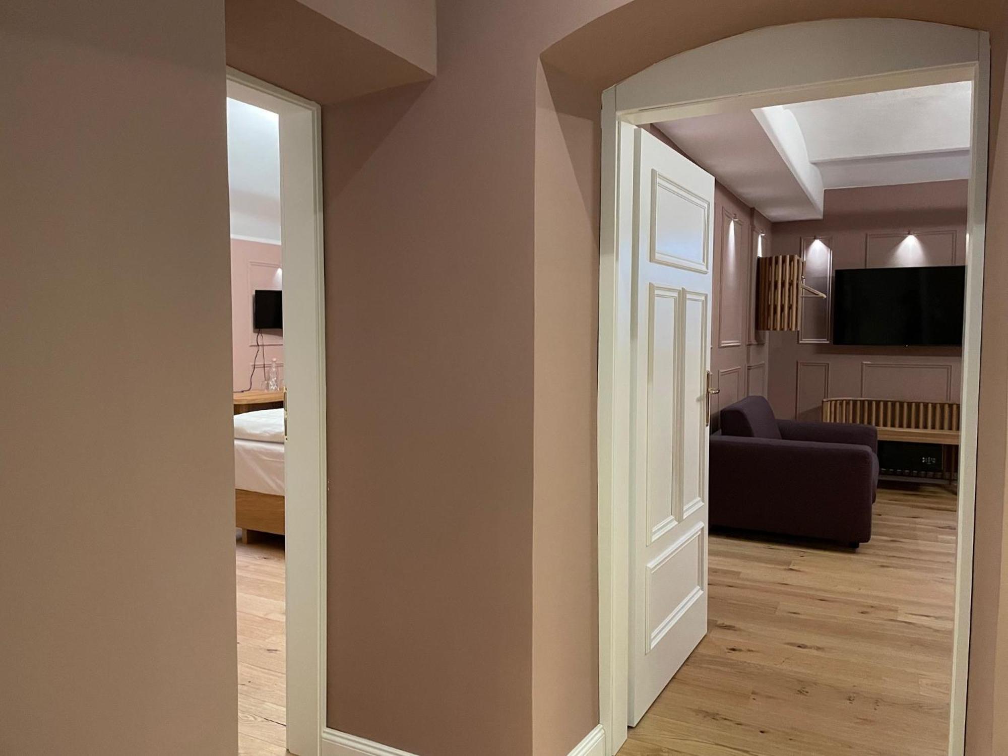 Superior Suite,1646374612:JPEG